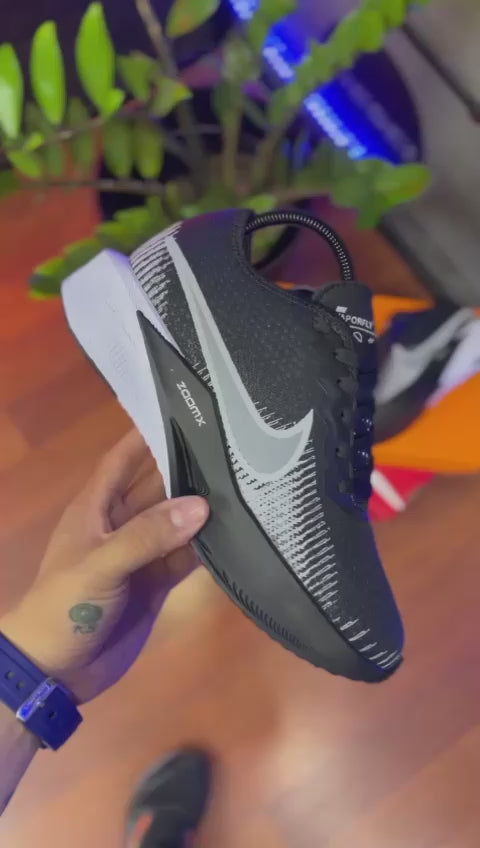 NIKE VAPORFLY 3 + CAJA